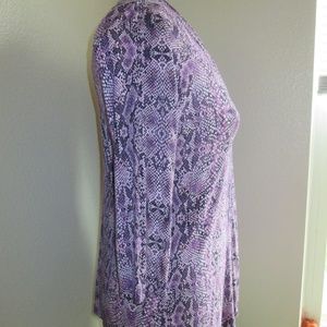 Dana Buchman Tops - DANA BUCKMAN MEDIUM RAYON/SPANDEX PRINTED LS TOP Dana Buchman Tops - DANA BUCKMAN MEDIUM RAYON/SPANDEX PRINTED LS TOP